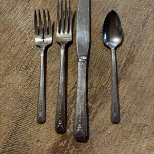 Lot 40 pcs Oneida Community Milady silverplate silverware flatware